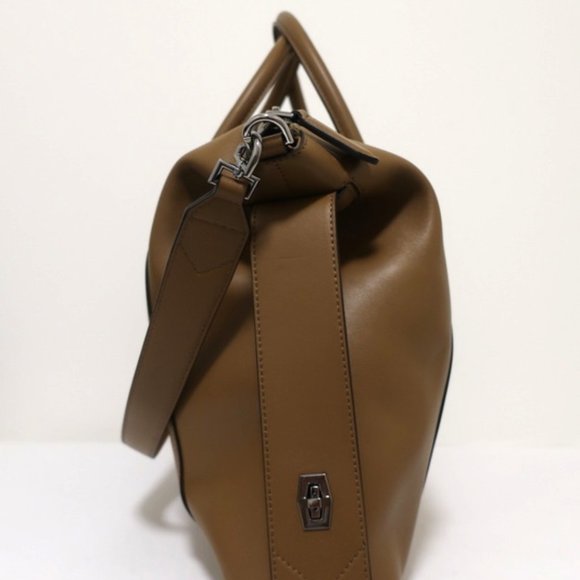 Givenchy Antigona Soft Medium Satchel - Picture 4 of 11